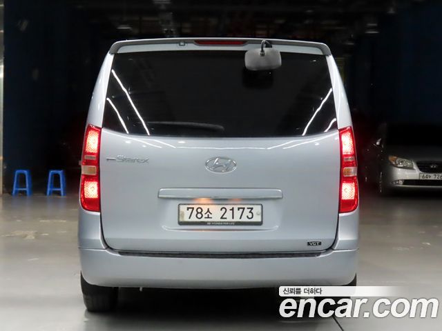Hyundai Starex 12-Seater Wagon CVX Premium — пробег 105 876 км — фото 3 из 5