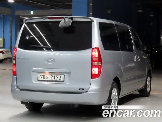 Hyundai Starex 12-Seater Wagon CVX Premium — пробег 105 876 км — фото 4 из 5