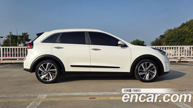 Kia Niro Noblesse — пробег 206 735 км — фото 5 из 5