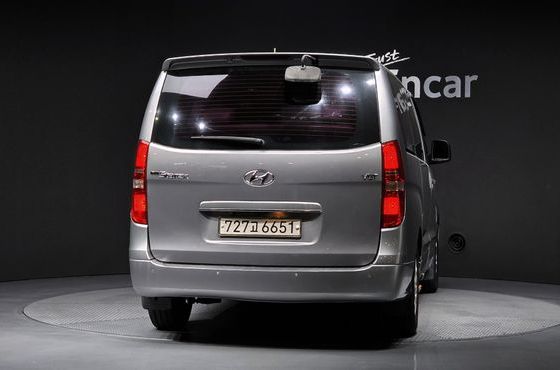 Hyundai Starex 12-Seater Wagon CVX Luxury — пробег 130 974 км — фото 4 из 5