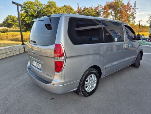 Hyundai Starex Van 5-Seater Modern — пробег 161 447 км — фото 4 из 5