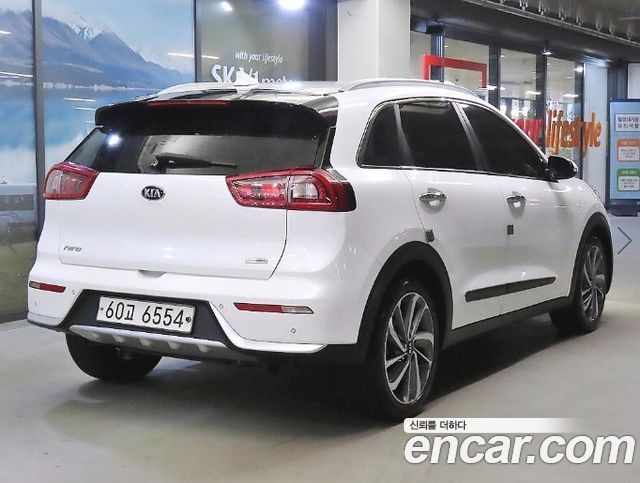 Kia Niro Prestige — пробег 144 966 км — фото 5 из 5