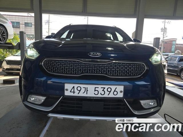 Kia Niro Noblesse — пробег 189 080 км — фото 1 из 2
