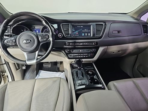 Kia Carnival 7-seater Limousine VIP — пробег 179 200 км — фото 5 из 5
