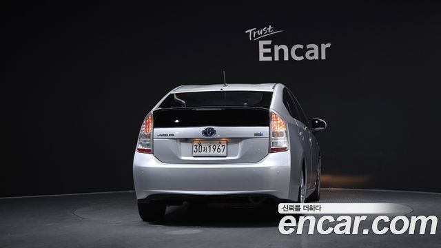 Toyota Prius из Кореи Encar