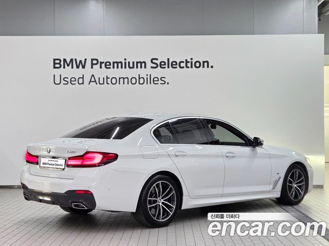 BMW 5-Series 520i M Sport — пробег 33 977 км — фото 2 из 5