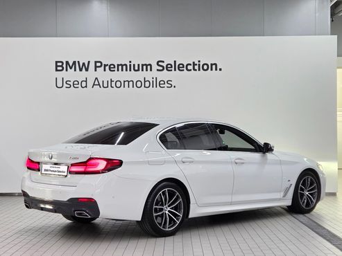 BMW 5-Series 520i M Sport — пробег 33 977 км — фото 2 из 5