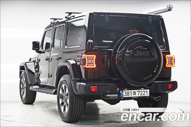 Jeep Wrangler 2.0 Overland 4Door — пробег 30 560 км — фото 2 из 5
