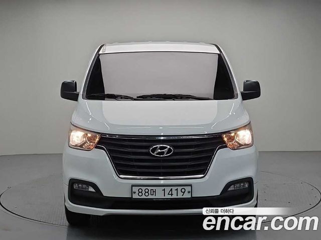 Hyundai Starex Van 3-Seater LPi Smart — пробег 31 933 км — фото 2 из 5