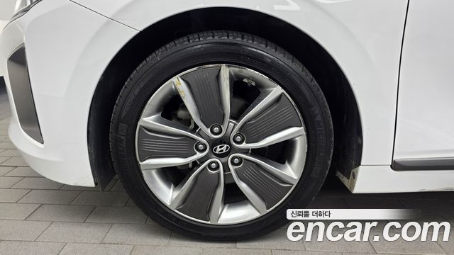 Hyundai Ioniq Q — пробег 172 711 км — фото 5 из 5