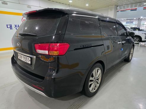 Kia Carnival 9-seater Noblesse — пробег 215 586 км — фото 4 из 5