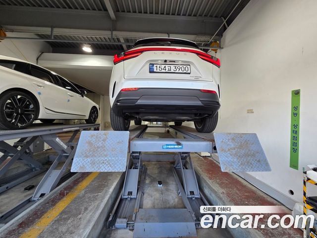 Lexus NX Premium — пробег 50 948 км — фото 2 из 2