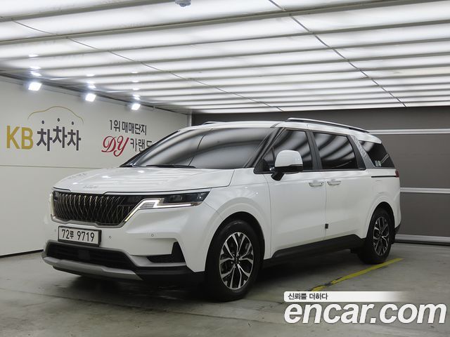 Kia Carnival Diesel 11-Seater Prestige — пробег 68 267 км — фото 1 из 5