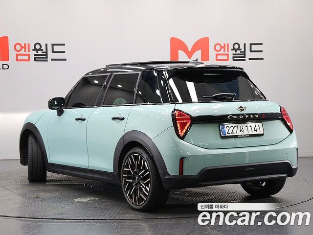 Mini Cooper 5 Door Favoured — пробег 14 000 км — фото 4 из 5