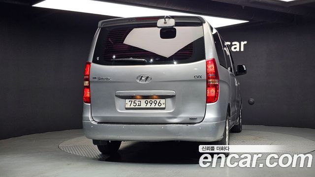 Hyundai Starex 12-Seater Wagon CVX Premium — пробег 164 918 км — фото 4 из 5