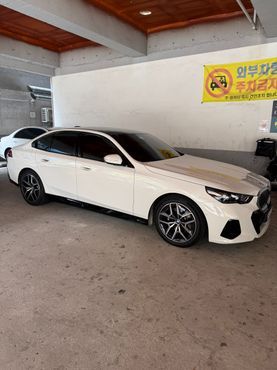 BMW 5-Series 520i M Sport — пробег 8 600 км — фото 2 из 5