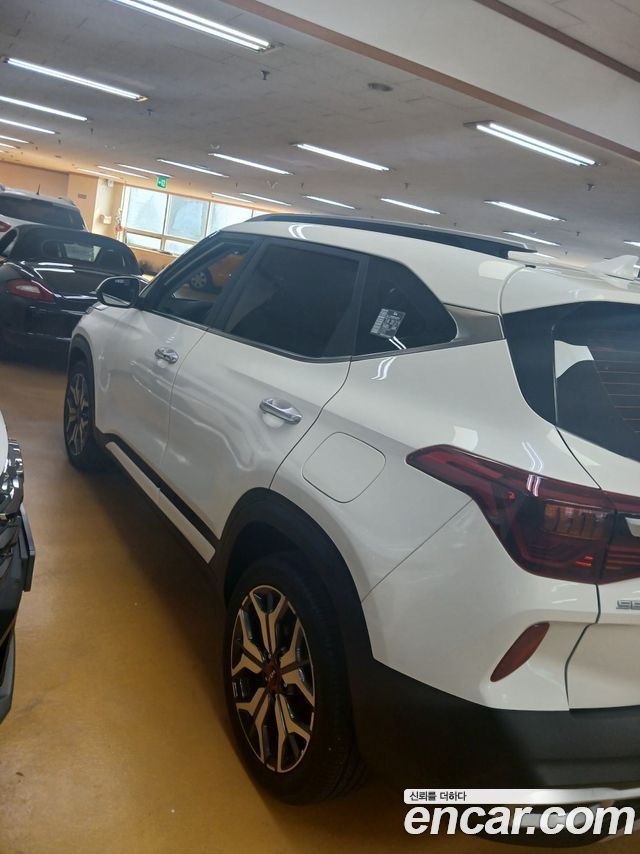 Kia Seltos из Кореи Encar
