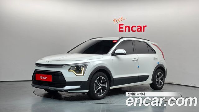 Kia Niro Prestige — пробег 121 878 км — фото 1 из 5
