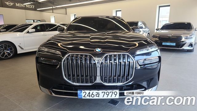 BMW 7-Series 740i sDrive Design Pure Excellence — пробег 32 140 км — фото 3 из 5