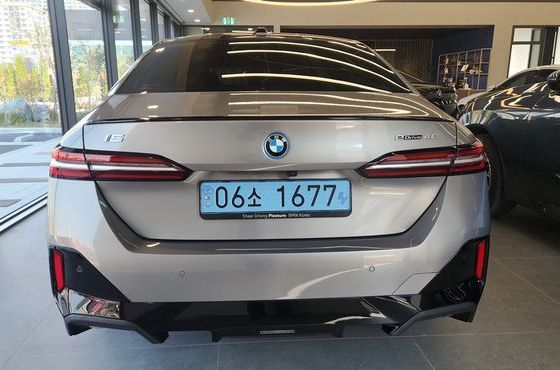 BMW i5 eDrive 40 M Sport — пробег 34 755 км — фото 4 из 5