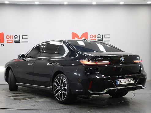 BMW 7-Series 740i xDrive M Sport Limited — пробег 30 340 км — фото 4 из 5