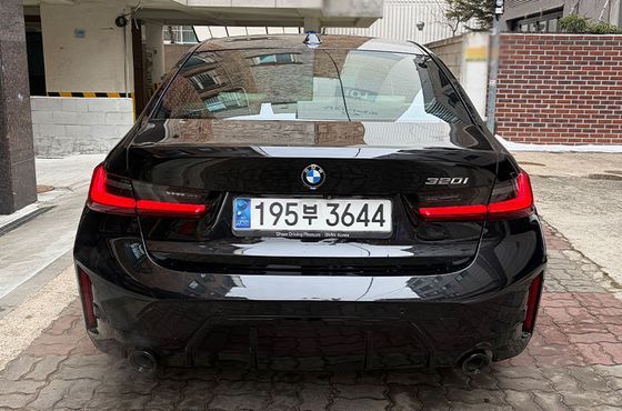 BMW 3-Series 320i M Sport — пробег 28 065 км — фото 4 из 5
