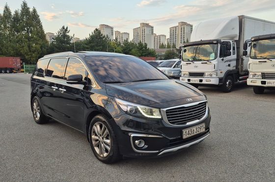 Kia Carnival 9-seater Noblesse — пробег 196 326 км — фото 3 из 5