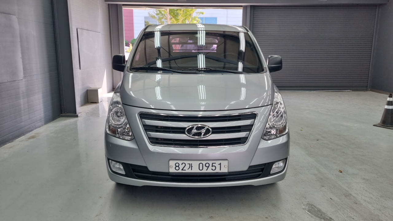 Hyundai Starex 3-Seater LPi VAN Smart — пробег 204 438 км — фото 3 из 5