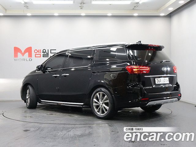 Kia Carnival из Кореи Encar