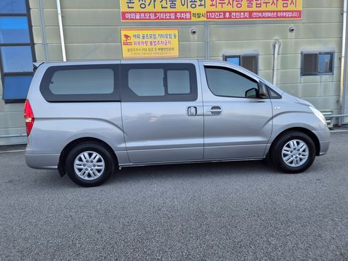 Hyundai Starex 12-Seater Wagon CVX Premium — пробег 179 700 км — фото 4 из 5