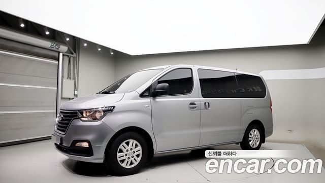 Hyundai Starex Van 3-Seater Smart — пробег 38 002 км — фото 2 из 5