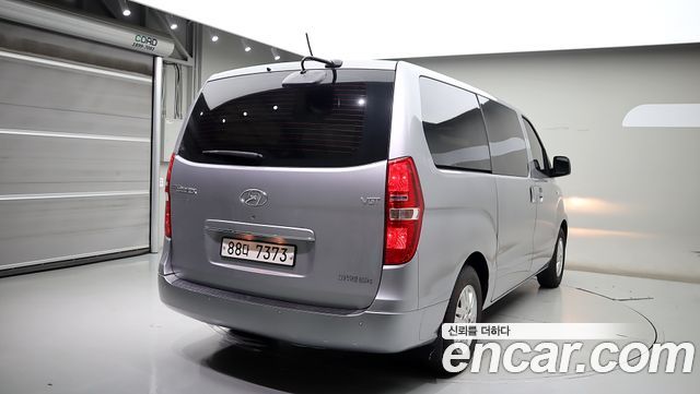 Hyundai Starex Van 3-Seater Smart — пробег 38 002 км — фото 3 из 5