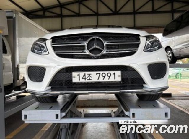 Mercedes-Benz GLE-Class GLE350 d 4MATIC Premium — пробег 36 546 км — фото 1 из 3