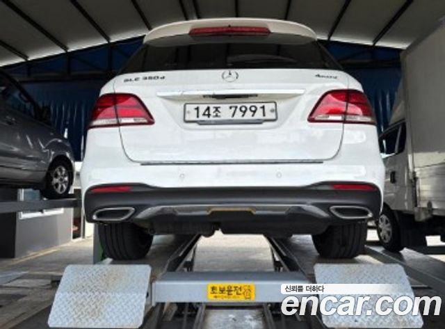 Mercedes-Benz GLE-Class GLE350 d 4MATIC Premium — пробег 36 546 км — фото 2 из 3
