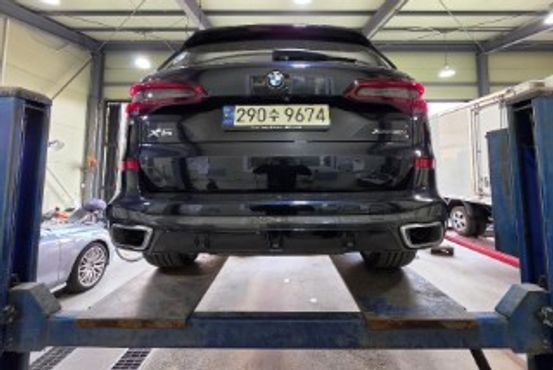 BMW X5 xDrive 40i M Sport — пробег 76 893 км — фото 2 из 2