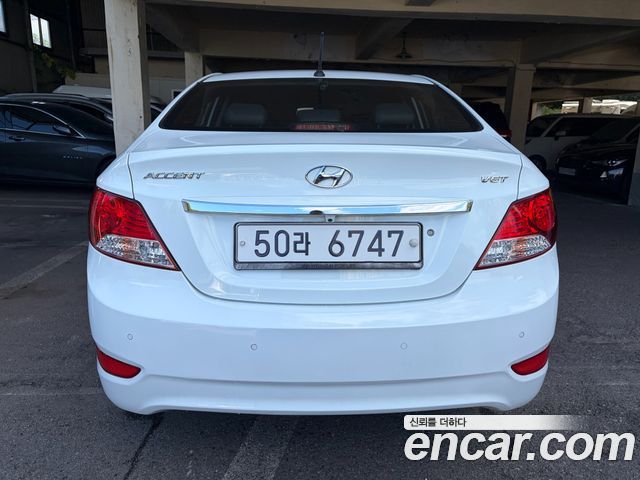 Hyundai Accent Diesel 1.6 VGT Premier — пробег 120 800 км — фото 4 из 5