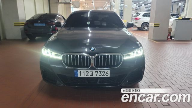 BMW 5-Series 520i M Sport — пробег 28 409 км — фото 2 из 5