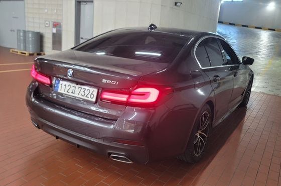 BMW 5-Series 520i M Sport — пробег 28 409 км — фото 4 из 5