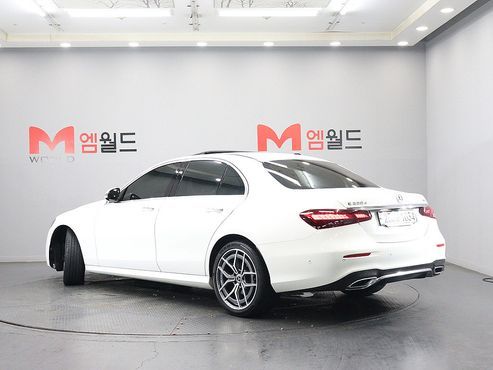 Mercedes-Benz E-Class E220d 4MATIC AMG Line — пробег 100 169 км — фото 4 из 5