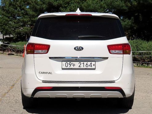 Kia Carnival 9-seater Prestige — пробег 135 194 км — фото 4 из 5