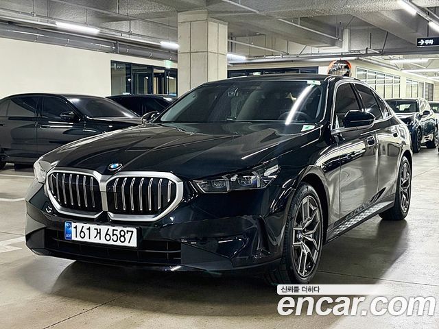 BMW 5-Series 520i — пробег 6 011 км — фото 1 из 5