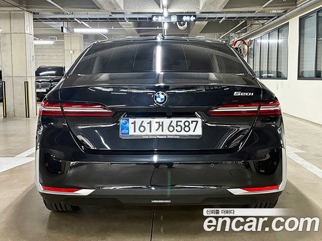 BMW 5-Series 520i — пробег 6 011 км — фото 4 из 5