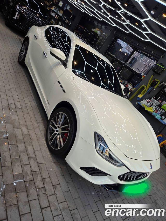 Maserati Ghibli 3.0 GranSport 3rd — пробег 27 000 км — фото 4 из 5