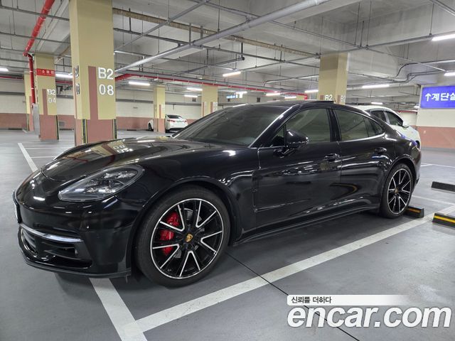 Porsche Panamera 3.0 AWD — пробег 113 000 км — фото 1 из 5