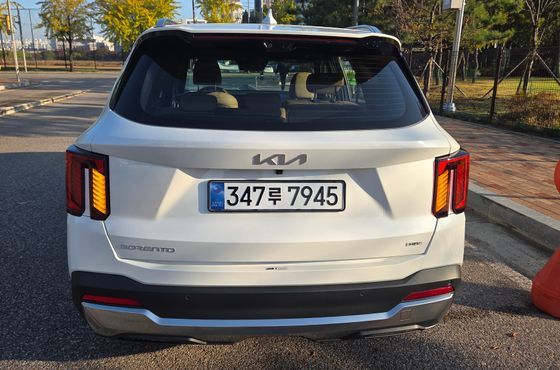 Kia Sorento HEV 1.6 2WD Signature — пробег 50 км — фото 2 из 5