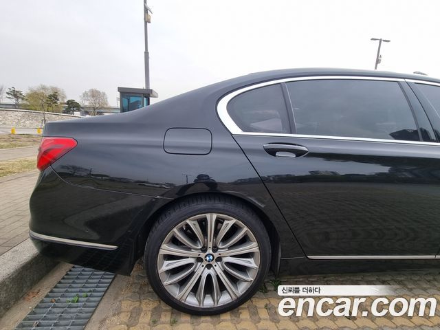 BMW 7-Series 750Li xDrive Prestige — пробег 76 000 км — фото 2 из 5