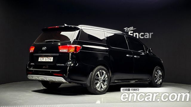 Kia Carnival 7-seater Limousine VIP — пробег 158 428 км — фото 2 из 5