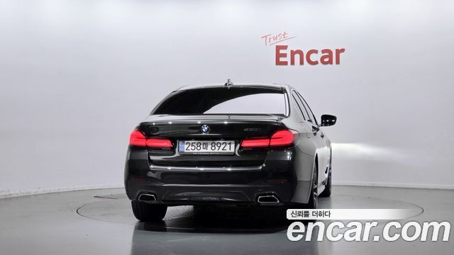 BMW 5-Series 520i M Sport — пробег 68 697 км — фото 4 из 5