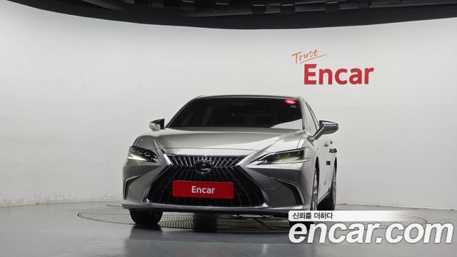 Lexus ES Executive — пробег 40 714 км — фото 3 из 5