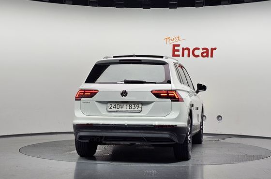 Volkswagen Tiguan 2.0 TDI Prestige — пробег 63 134 км — фото 4 из 5